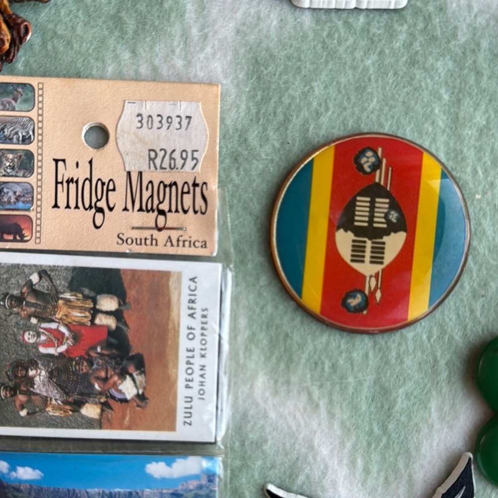 Assorted Decorative Magnets Collection - Picture 5 of 15